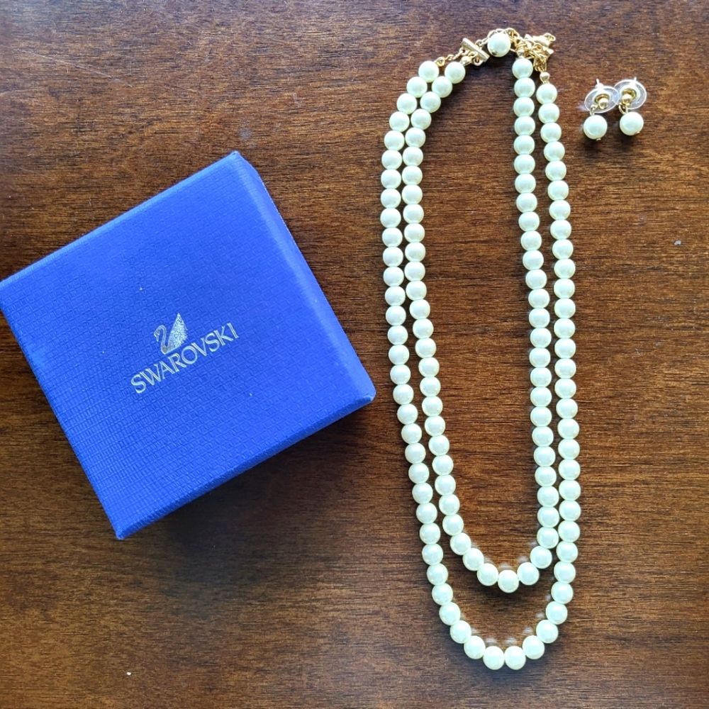 Swarovski pearl necklace and ear rings set